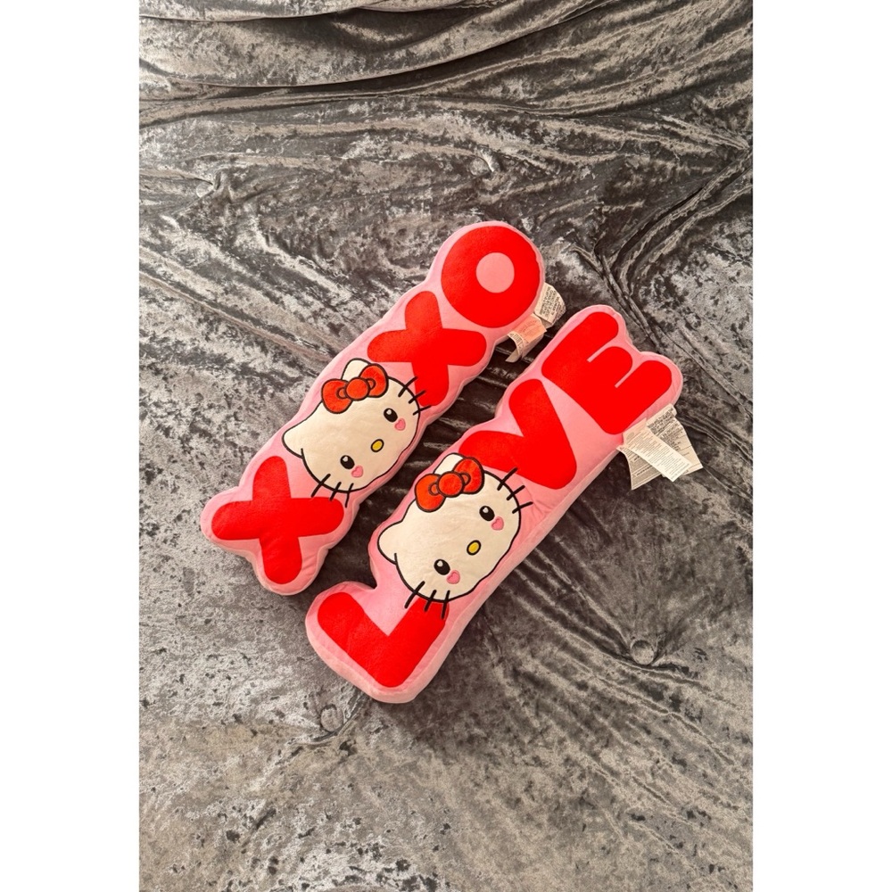 Hello Kitty XOXO/LOVE Pillows